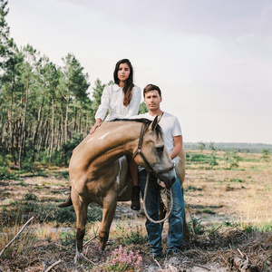 公车上拨开内裤进入青少年
